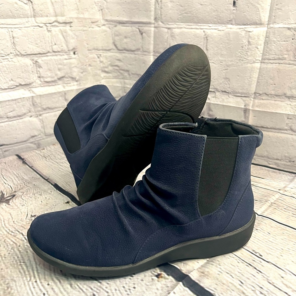 Clarks cloudsteppers-blue suede high top- women’s 8.5